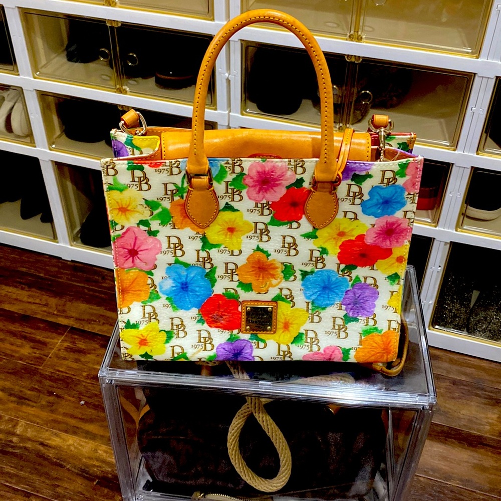 Leather Dooney & Burke colorful playful excellent condition